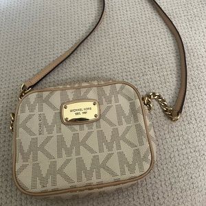 MICHAEL KORS CROSSBODY